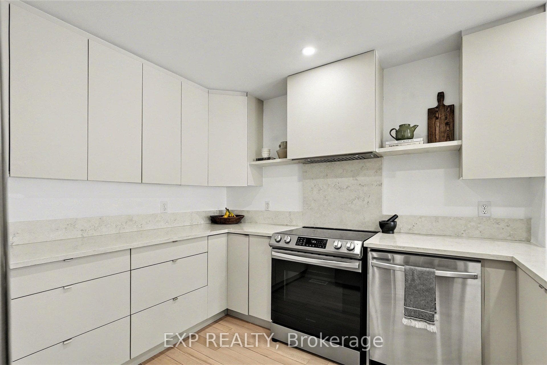 15 Hendrie Court photo 9