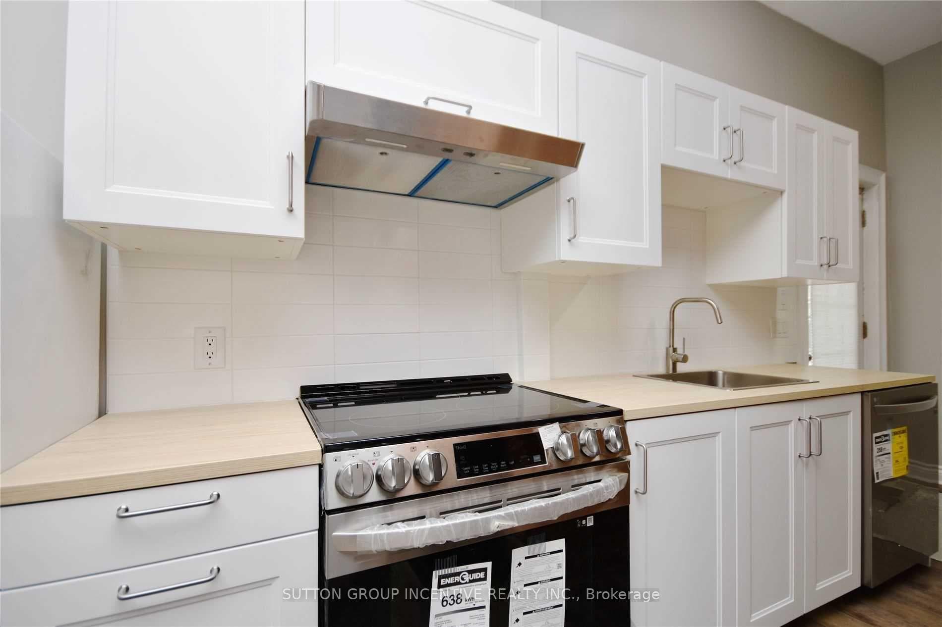 322 Codrington Street Unit 2 photo 4