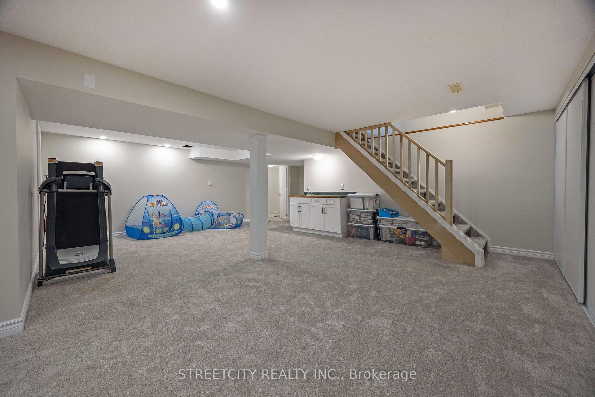 964 Farnham Road photo 33