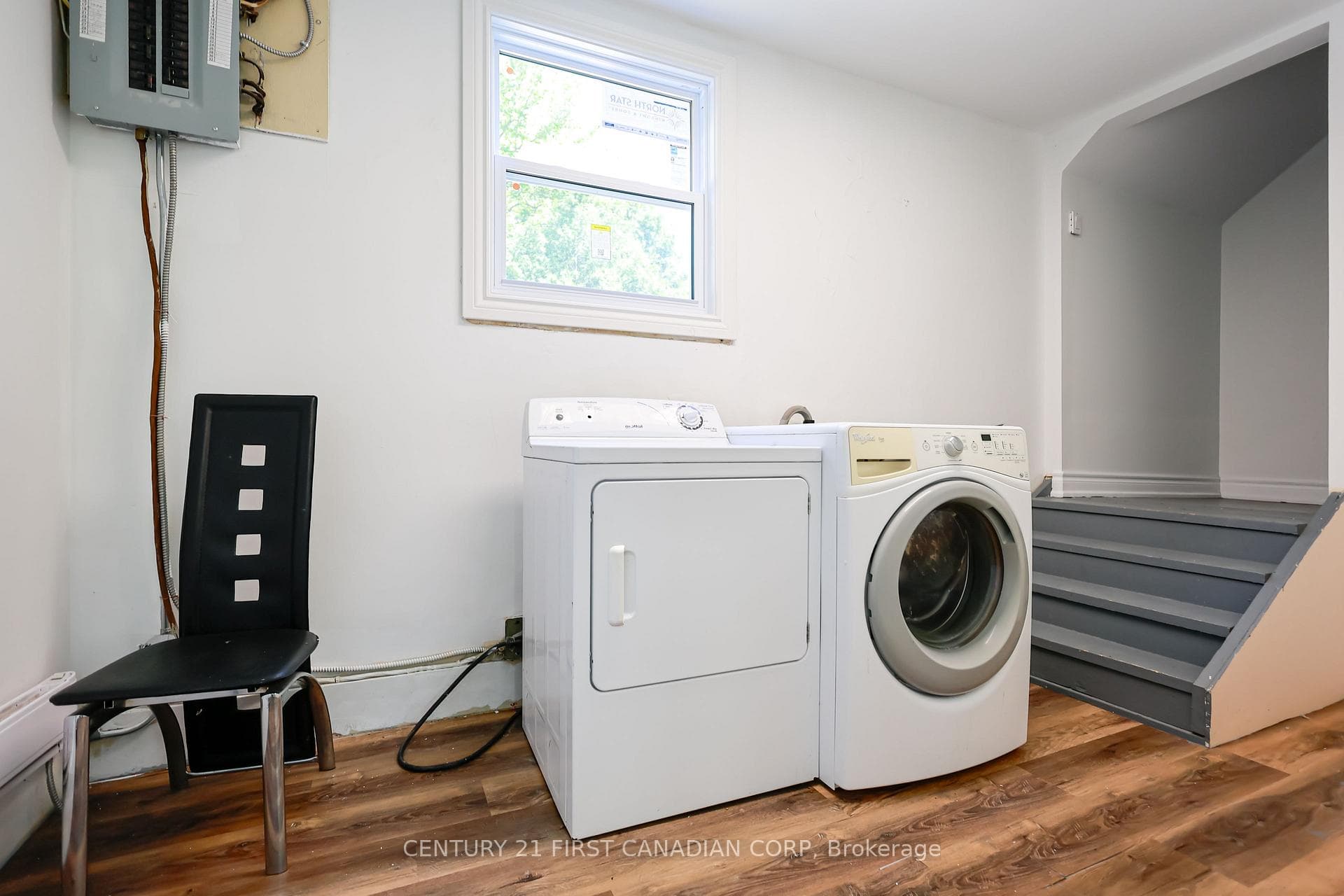 188 Furnival Road photo 11