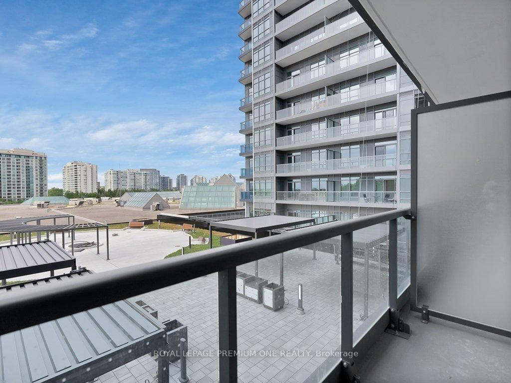 30 Upper Mall Way Unit 321 photo 22