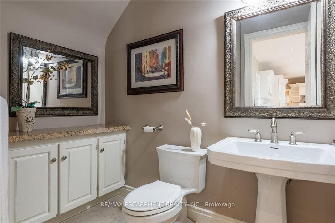 17 Lochside Drive photo 34