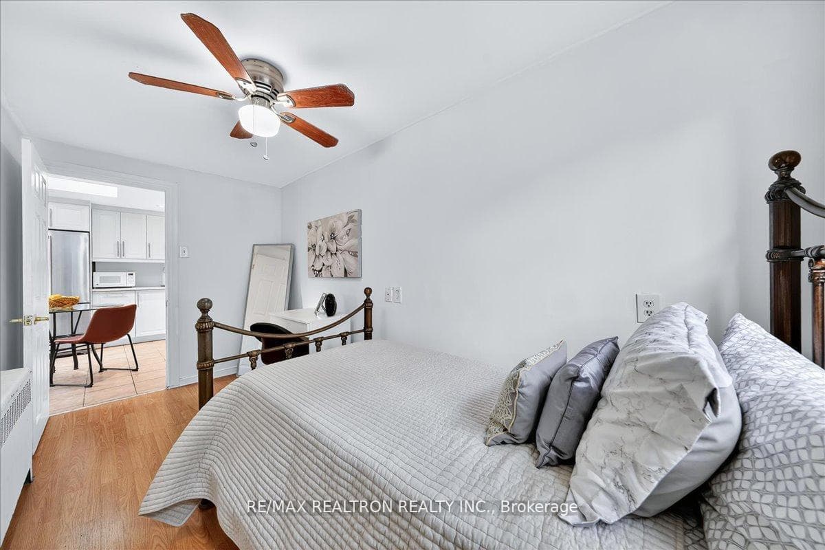 1640 Queen Street Unit Upper photo 18