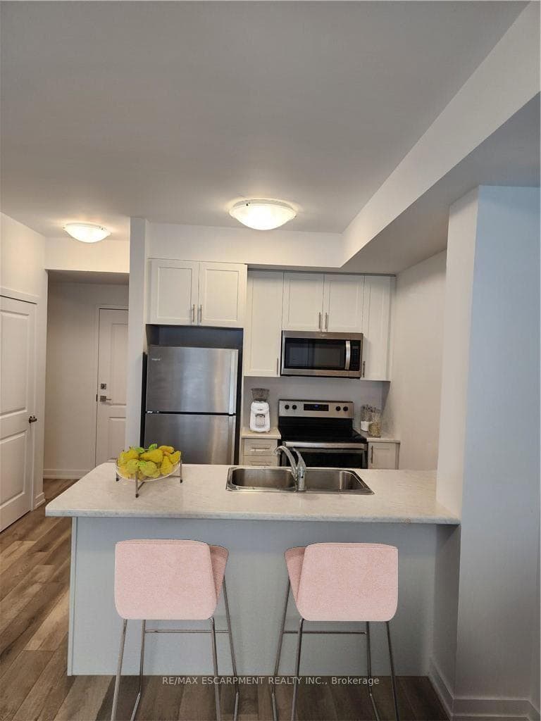 5055 Greenlane Road Unit 124 photo 3