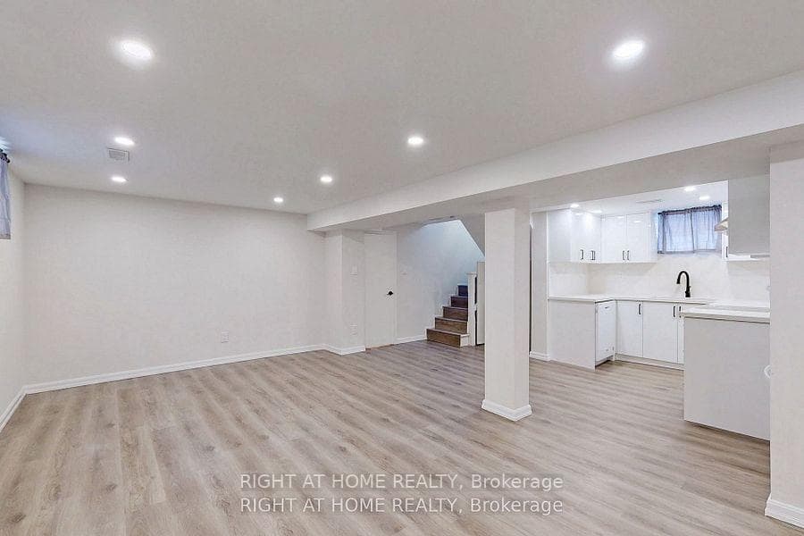 7 Rothwell Road Unit Bsmt photo 3