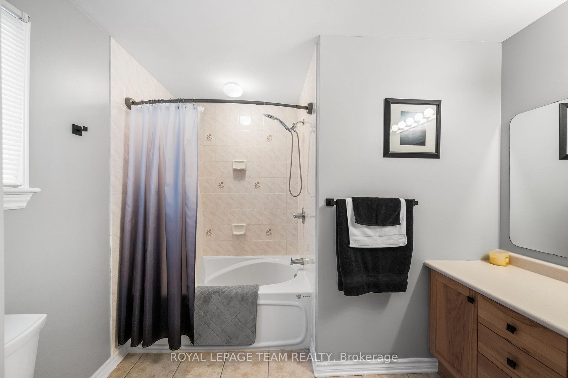 16 Spinney Way photo 24