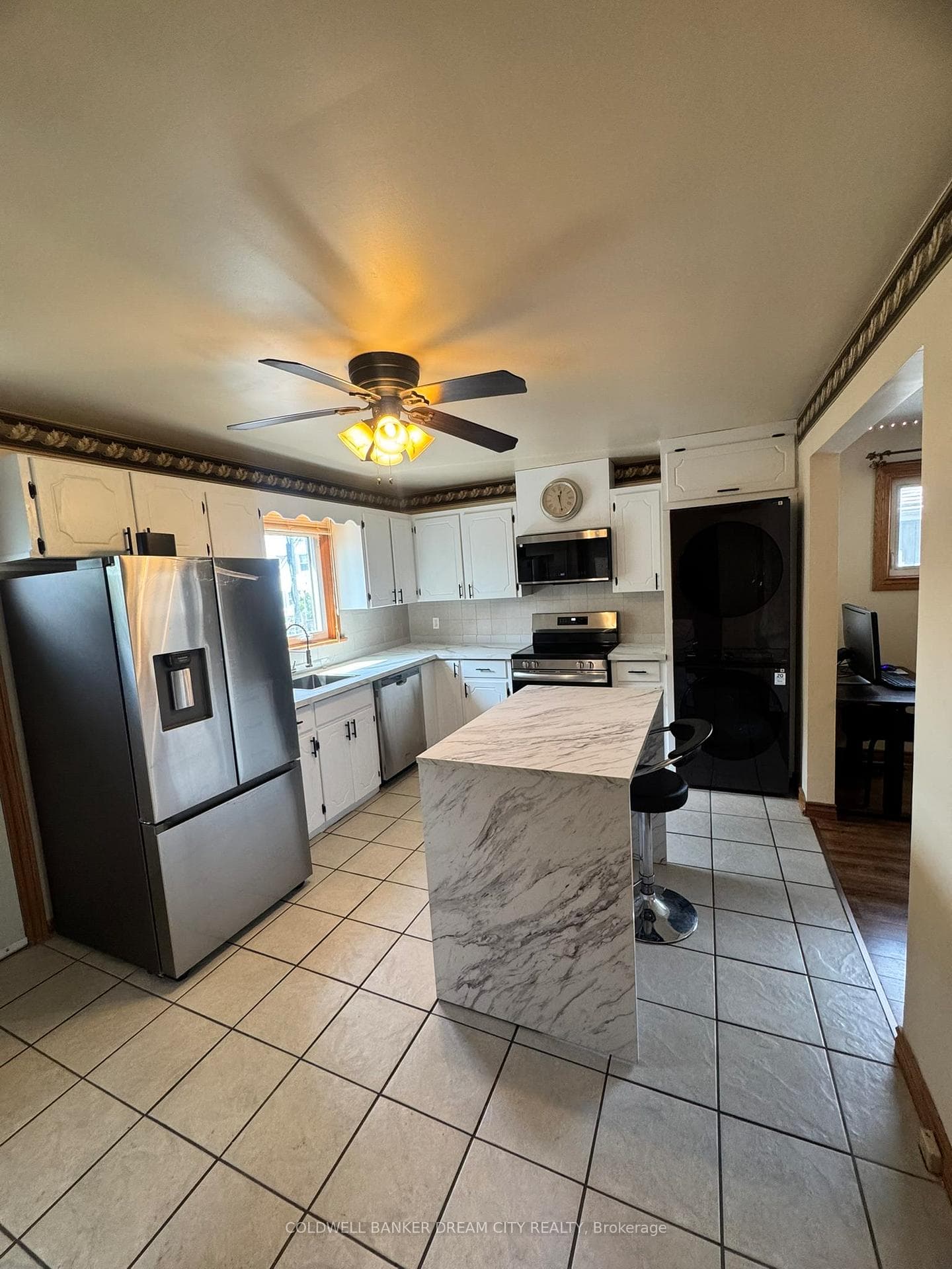 39 Reid Avenue photo 16