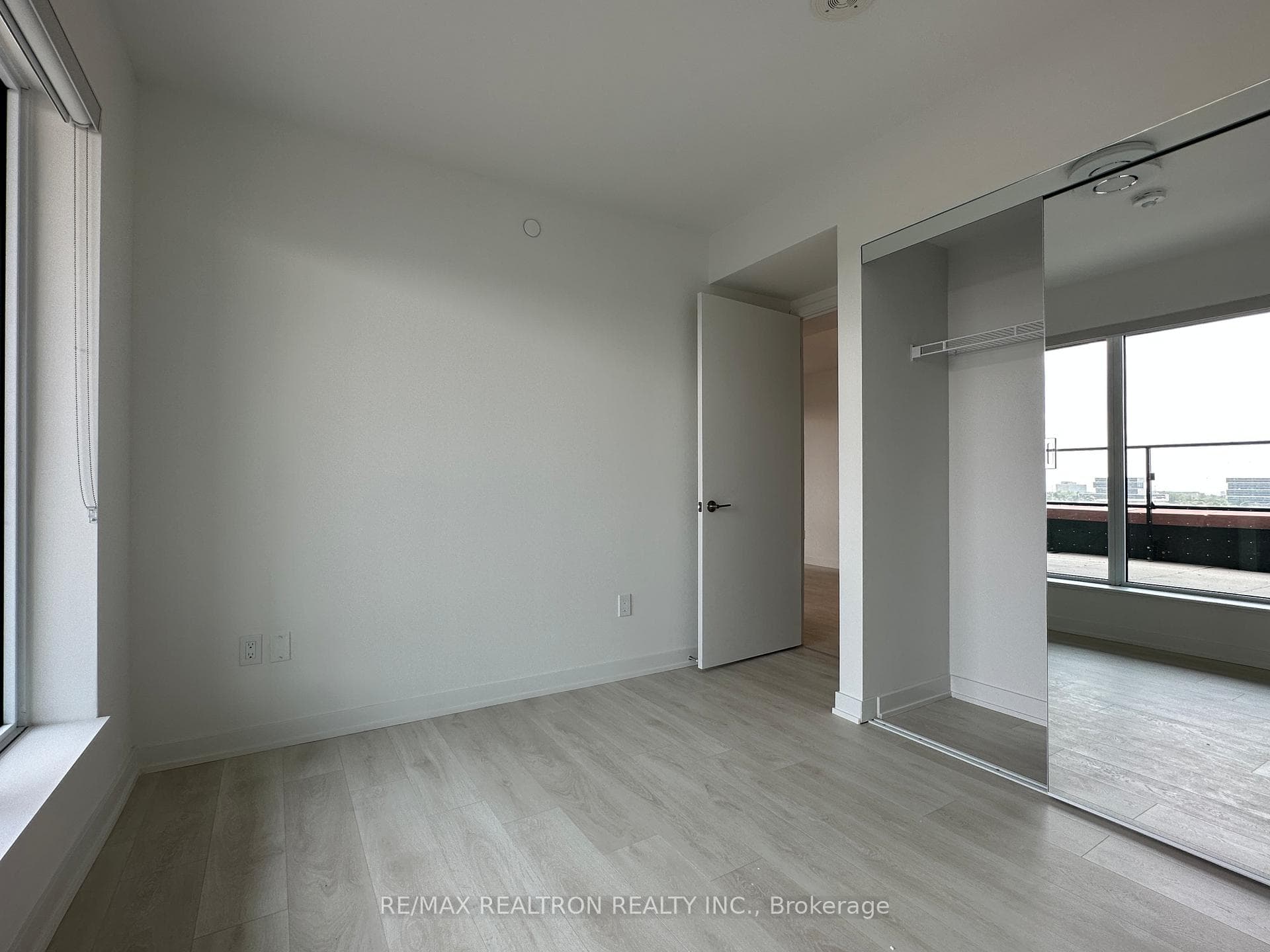 8 Tippett Road Unit 712 photo 19