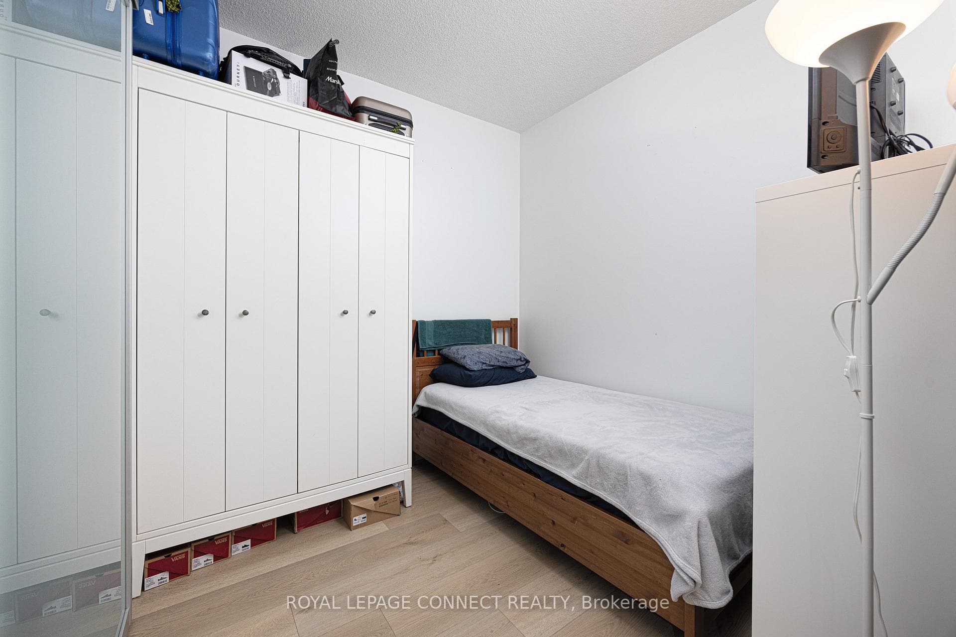 105 The Queensway N/A Unit 1215 photo 17