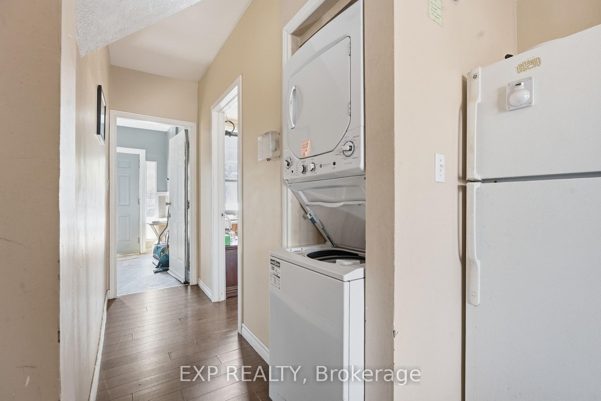 211 Rebecca Street photo 7