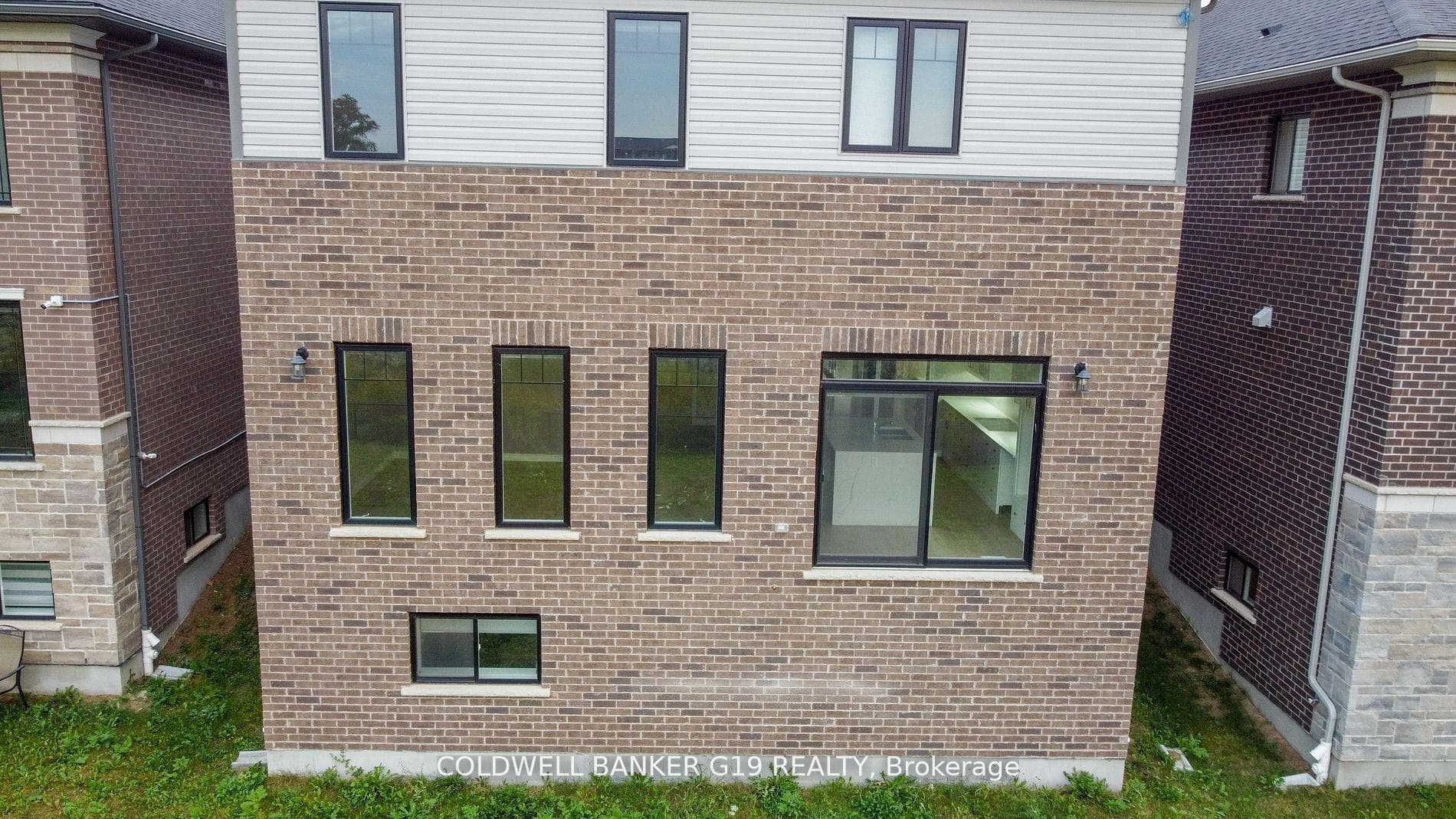 99 Georgina Street photo 4