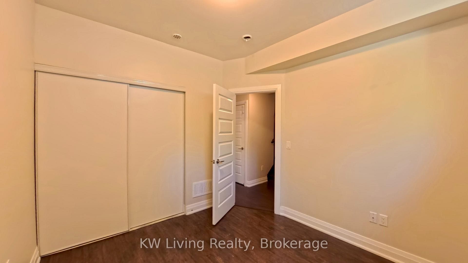 11 Eldora Avenue Unit 11 photo 15