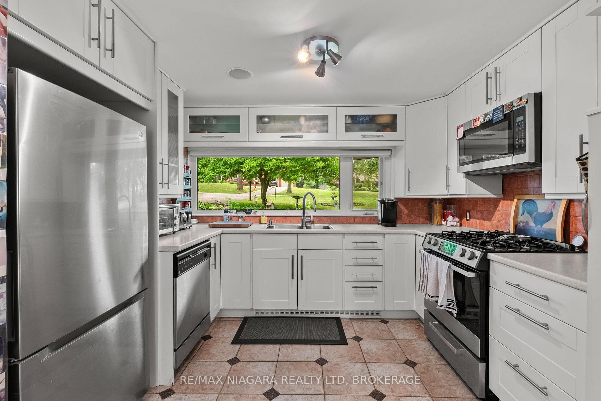 46 Melrose Drive photo 15