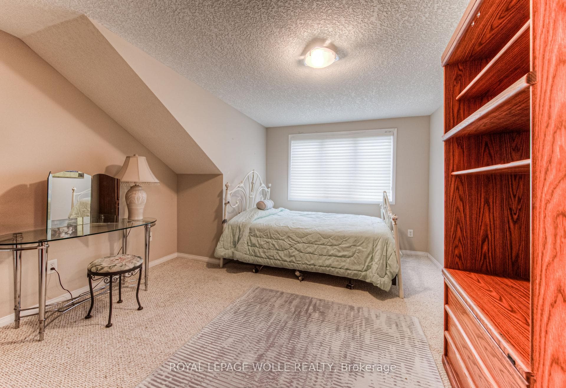 811 Creekside Drive photo 22