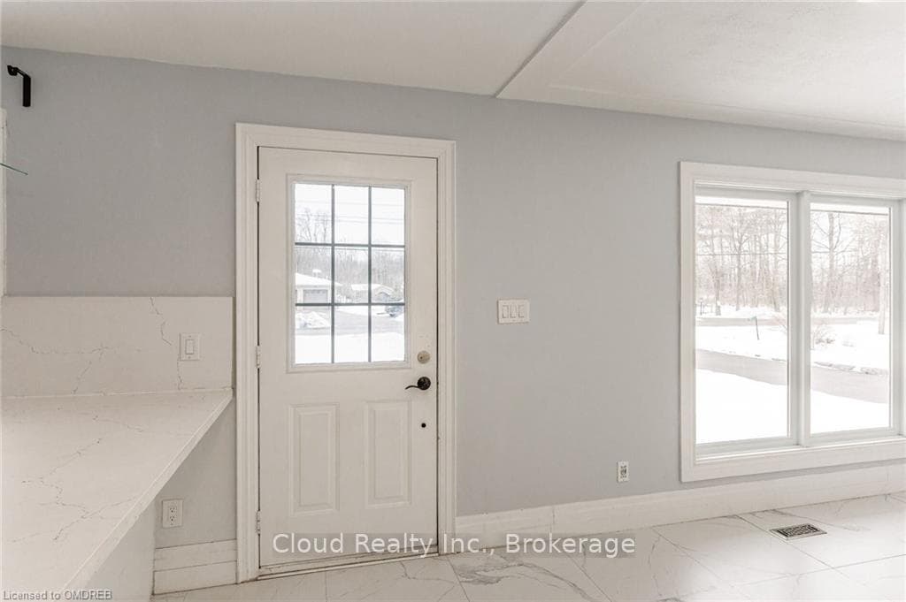 477 GLANCASTER Road photo 5