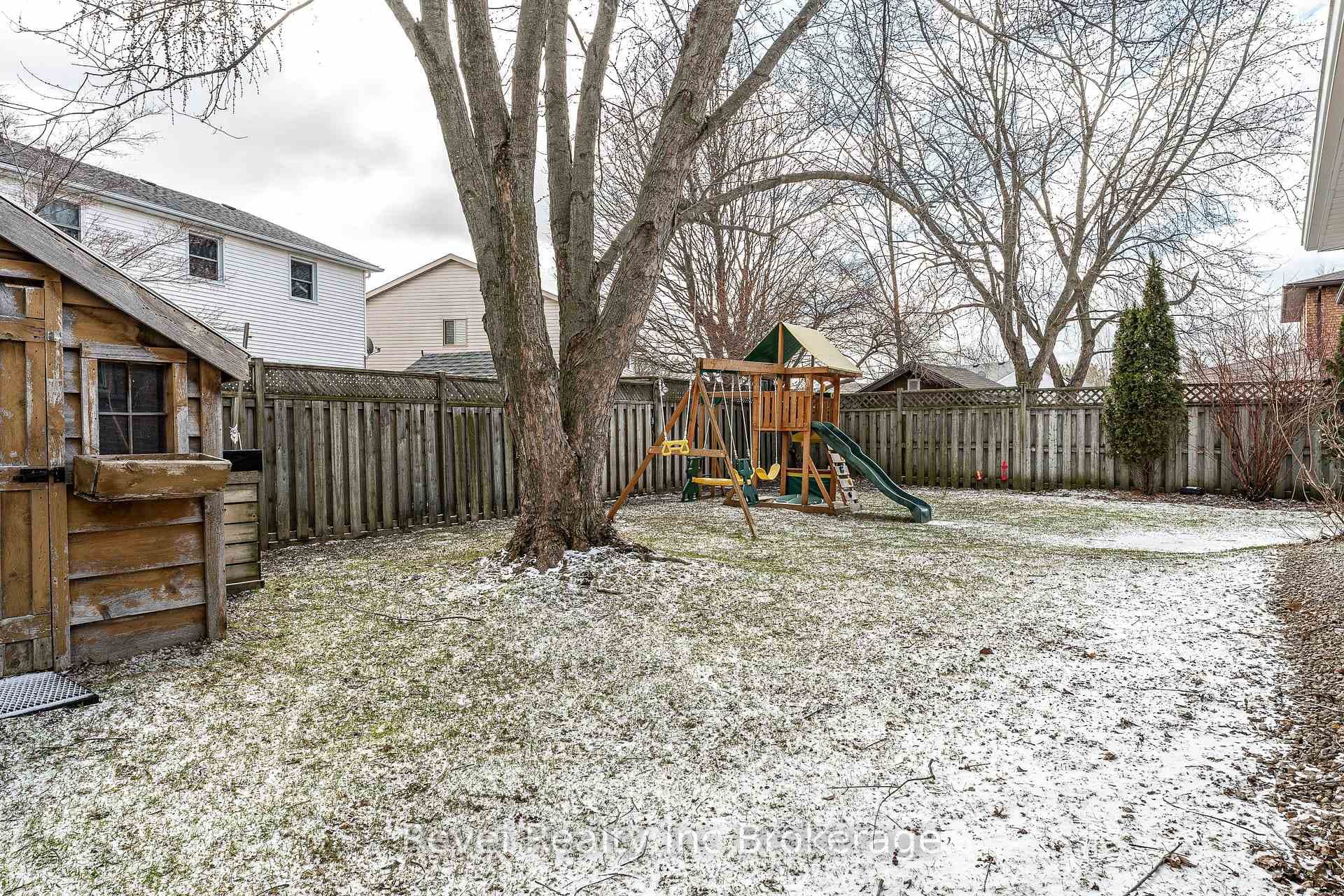 195 Freeland Drive photo 28