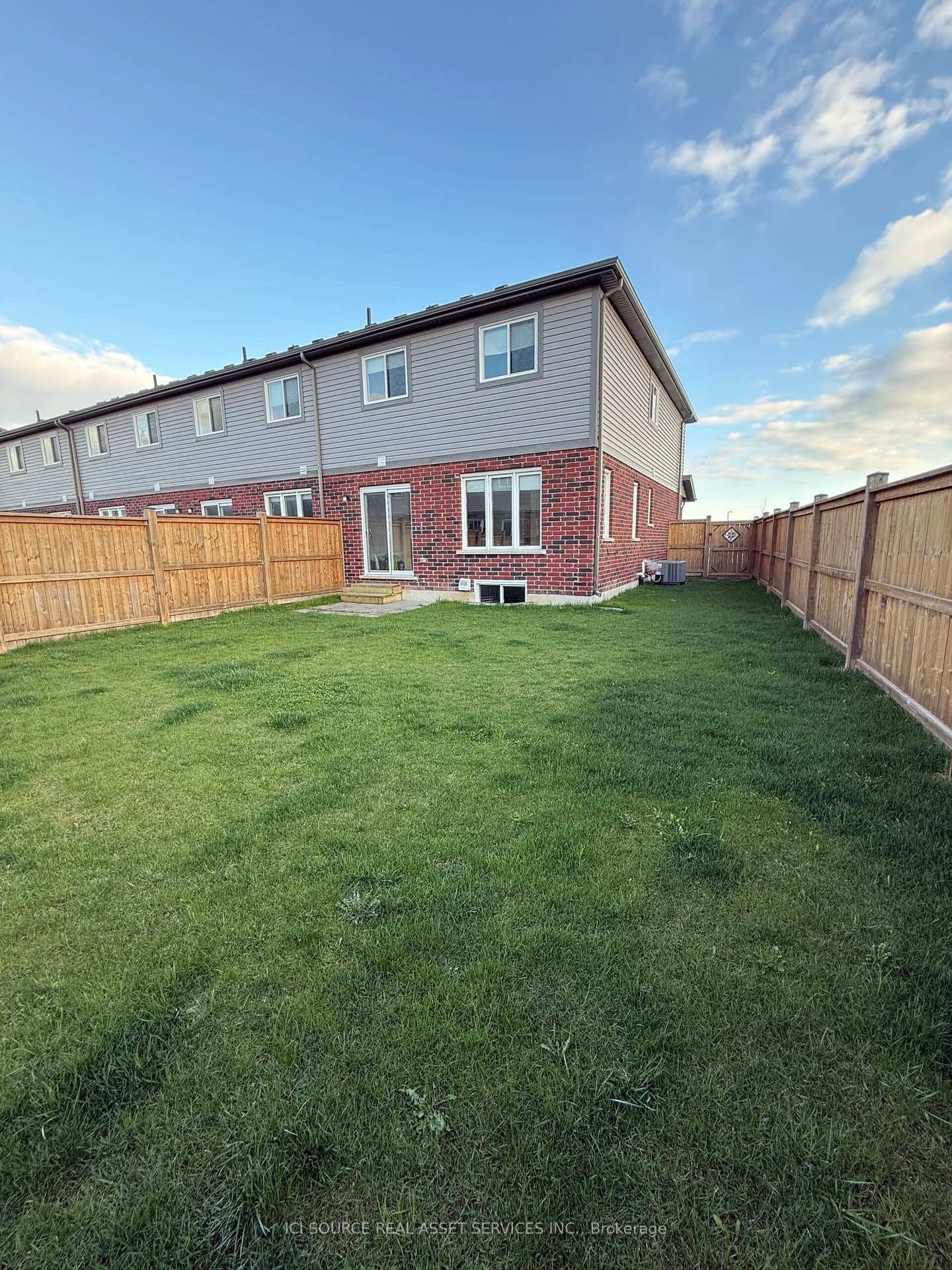 222 Heron Street photo 6