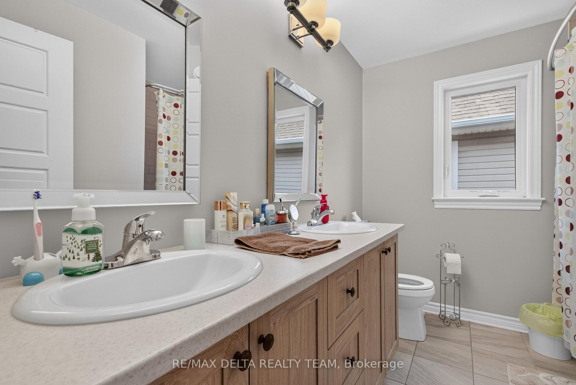 2834 Grand Canal Street photo 36