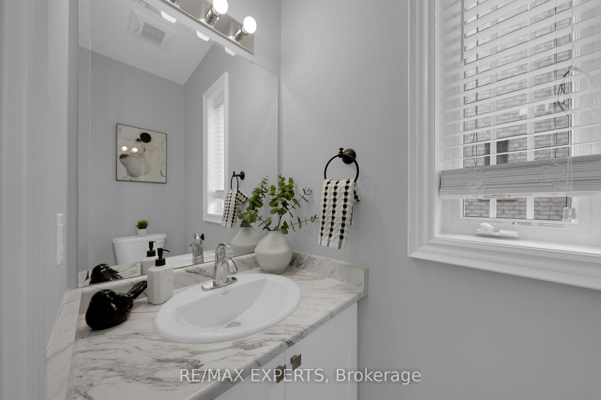 167 Walker Boulevard photo 7