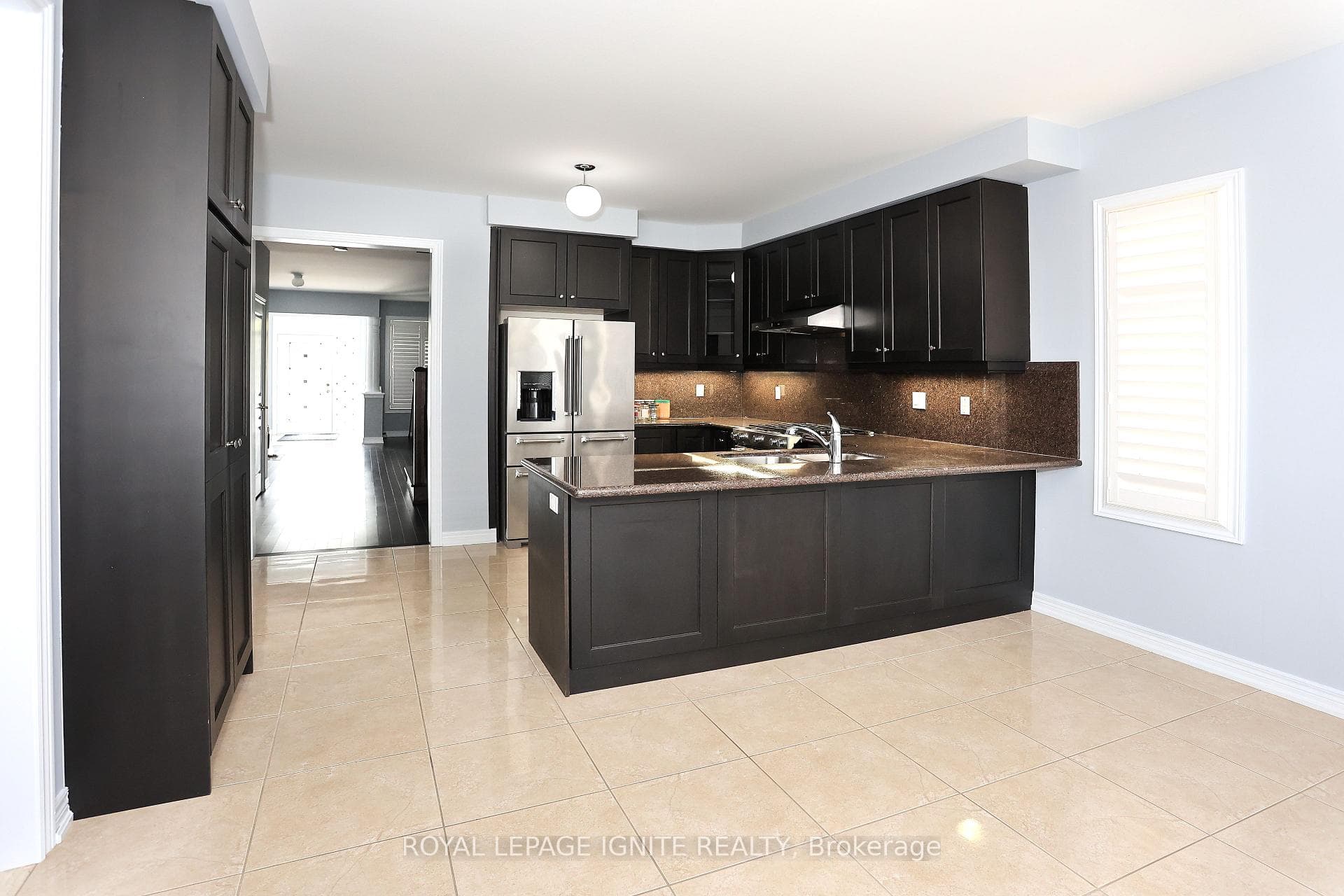 77 Frederick Stamm Crescent photo 6