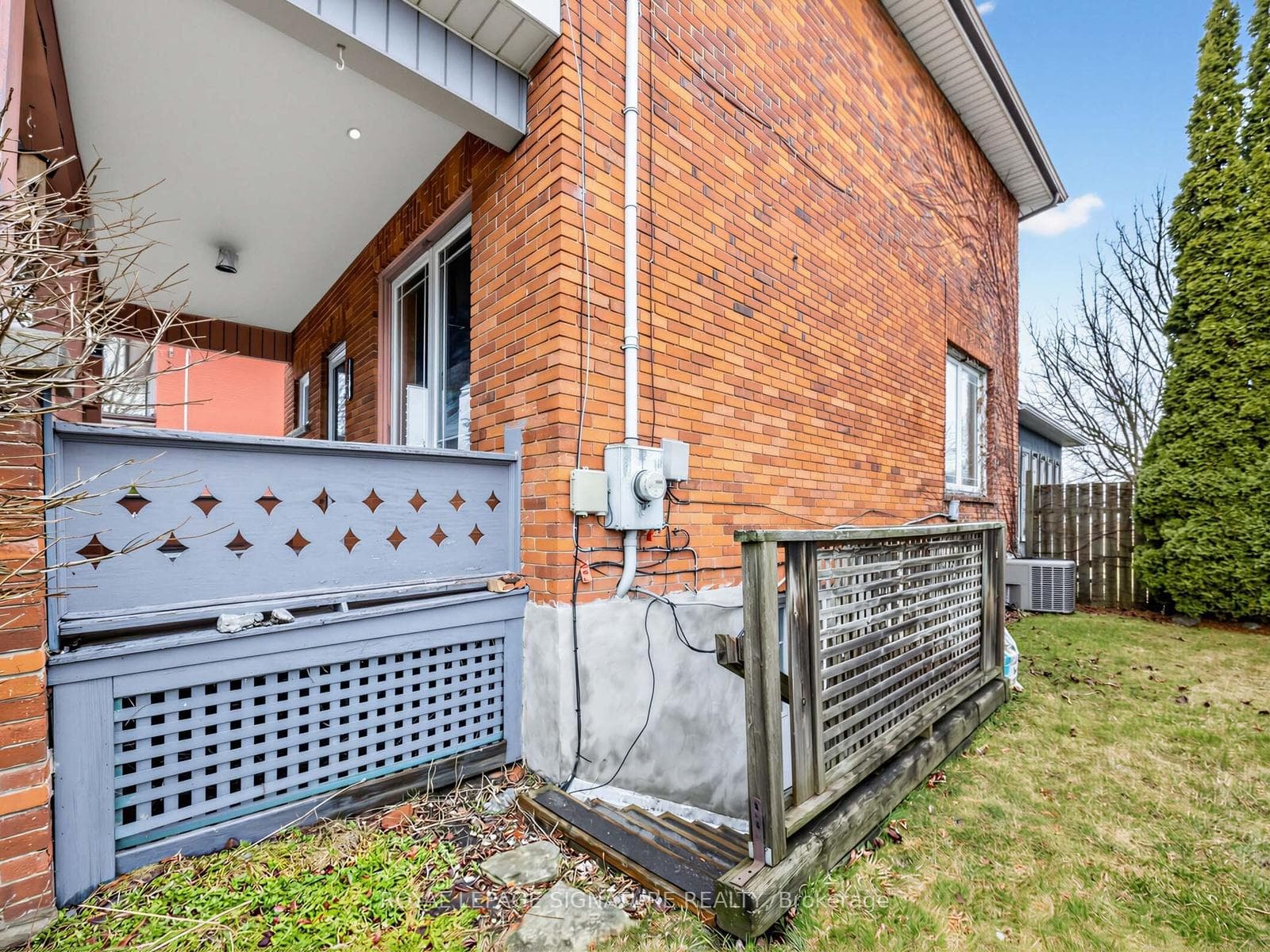 151 Burk Street photo 38