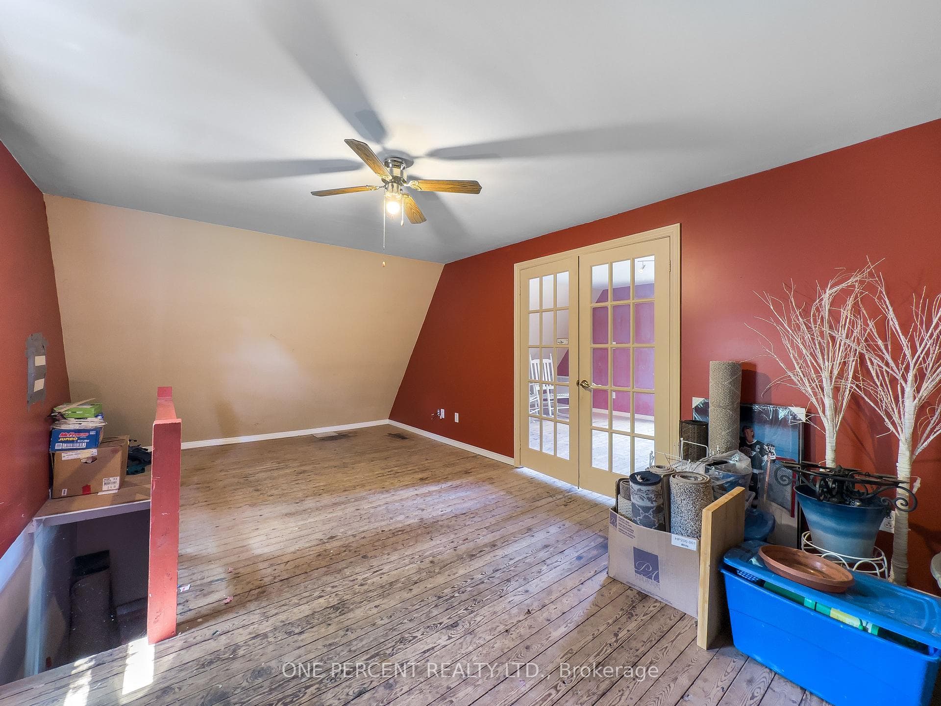 104 DUNDAS Street photo 30