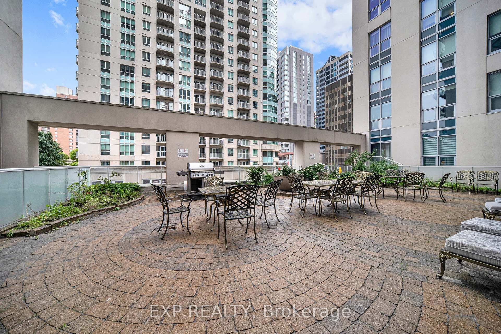 195 Besserer Street Unit 1405 photo 24
