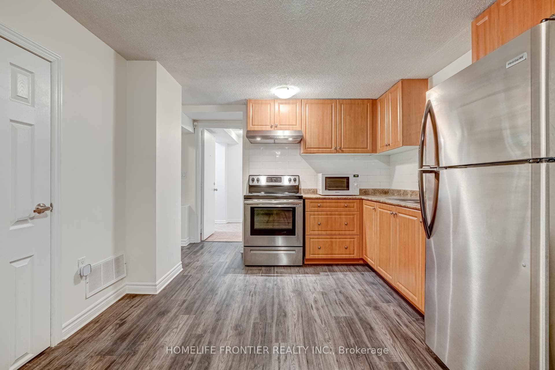 29 Madsen Crescent Unit Bsmt photo 12