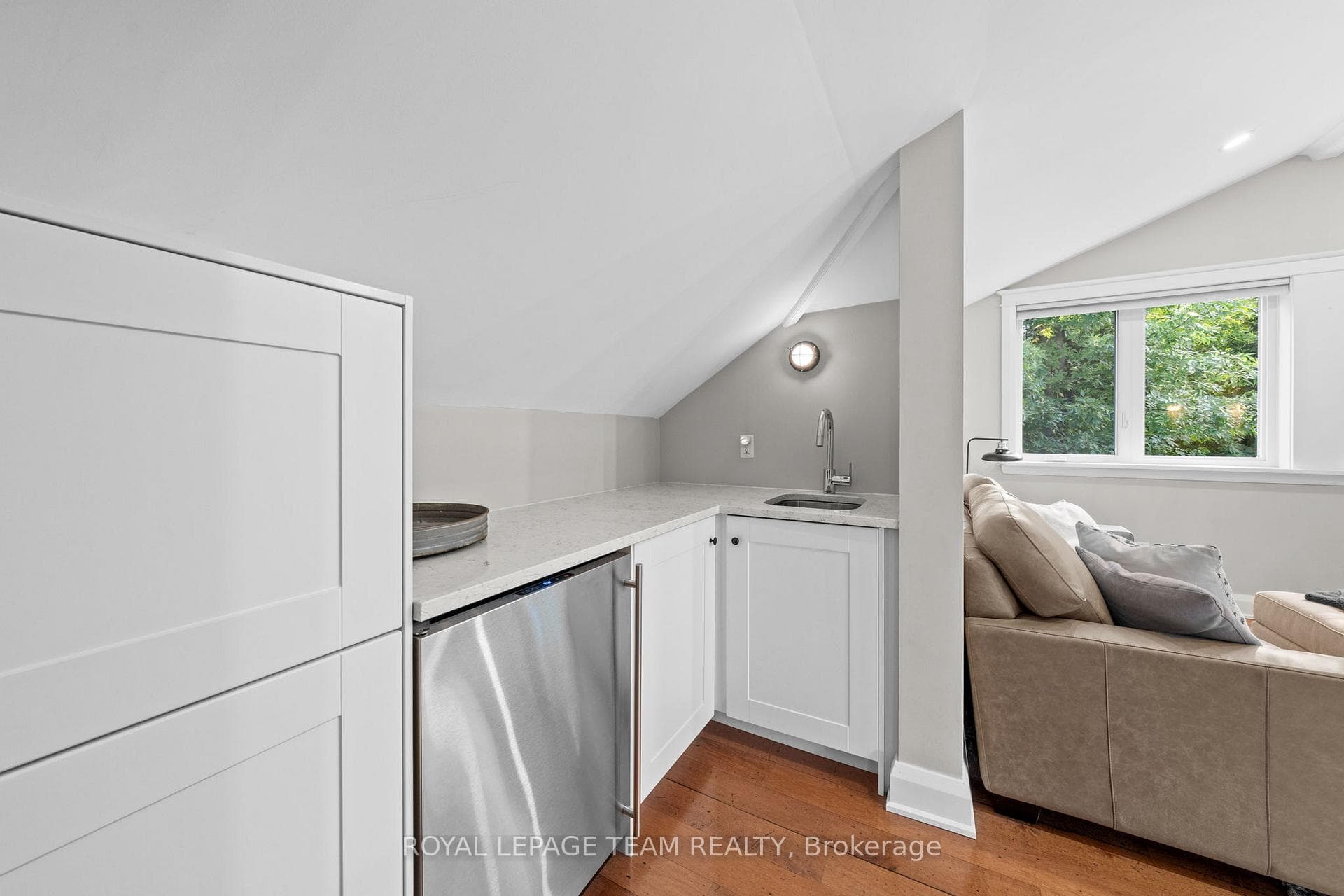 1560 Maley Lane photo 36