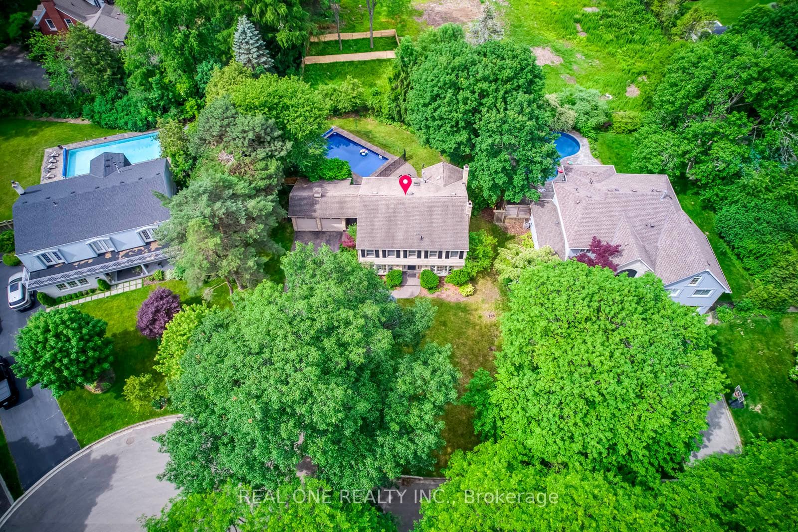 120 Blyth Crescent photo 47