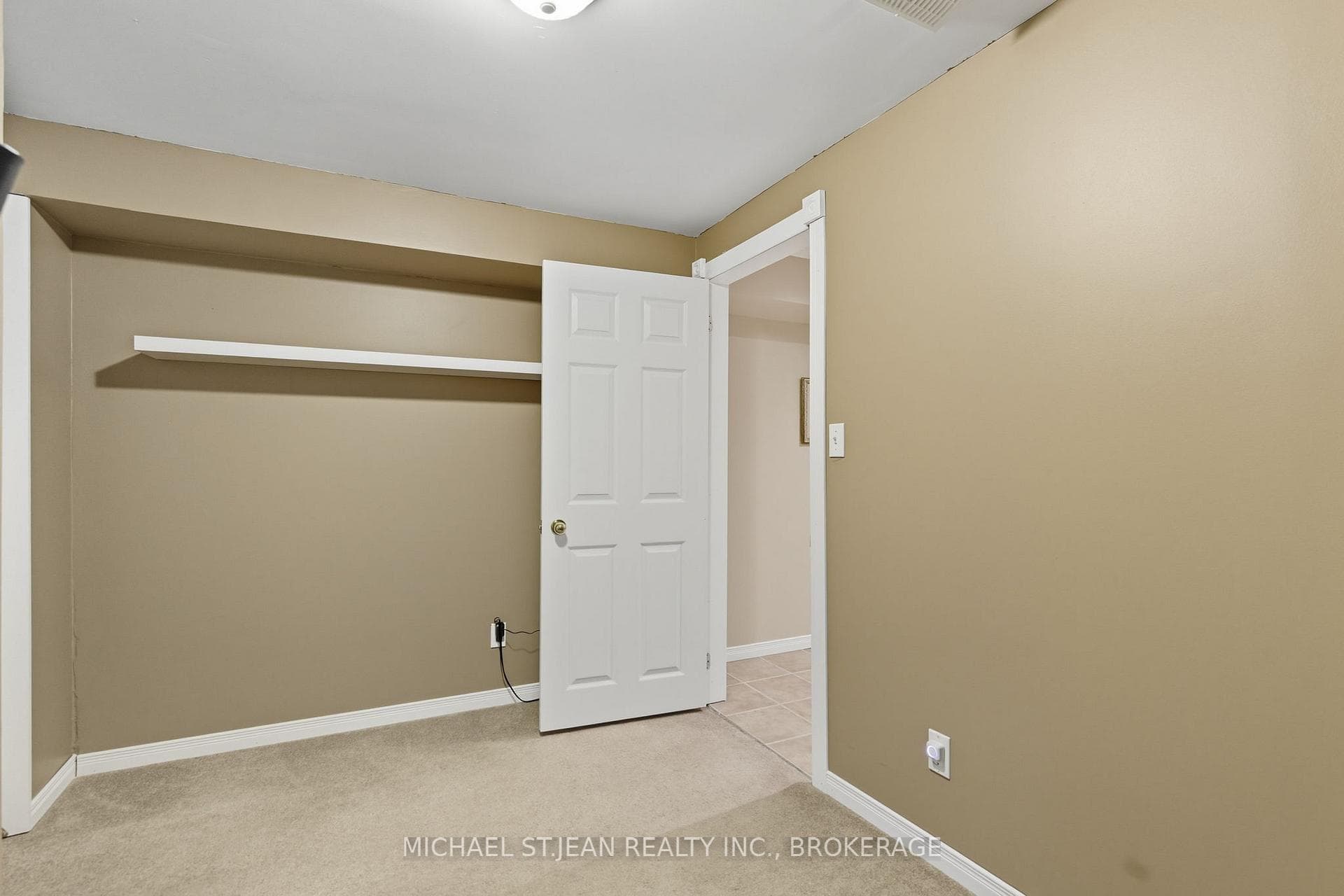 20 Diamond Court photo 35