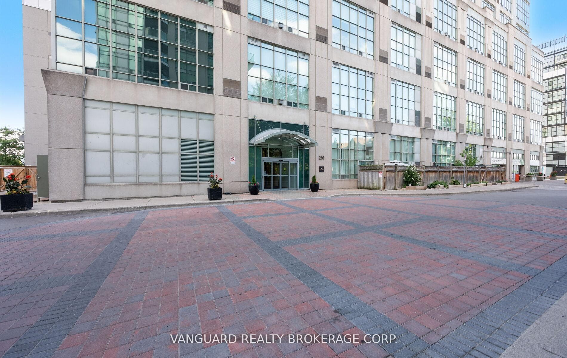 250 Manitoba Street Unit 619 photo 3