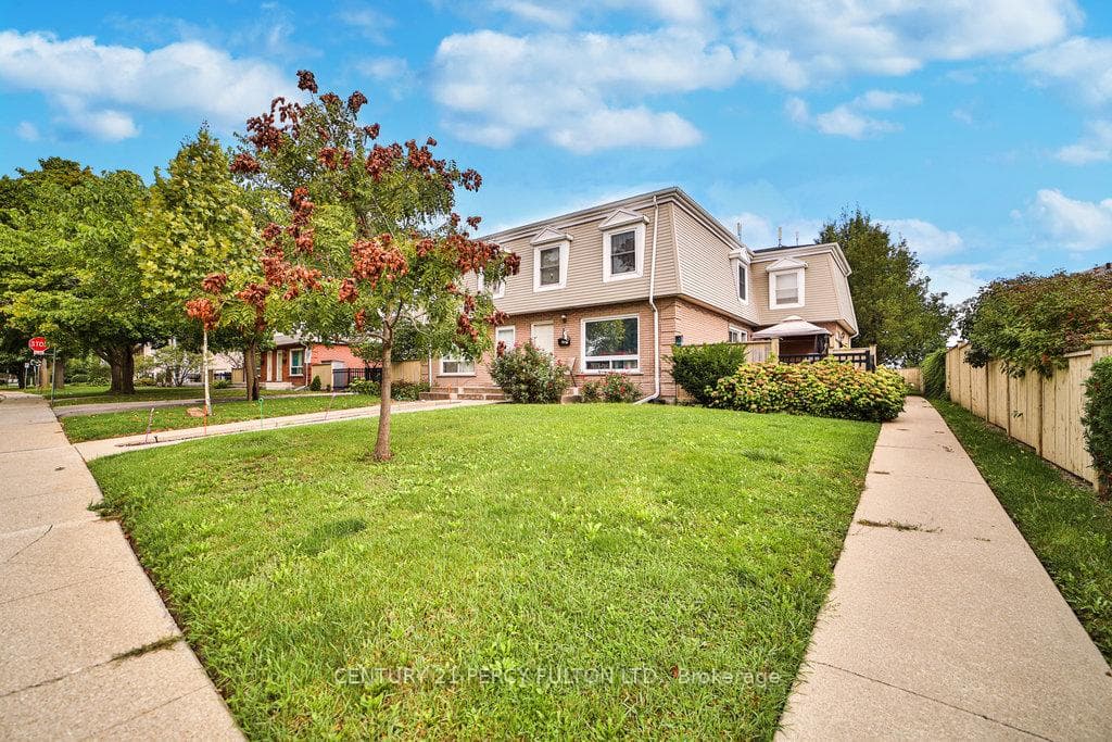 102 Neil Avenue photo 1