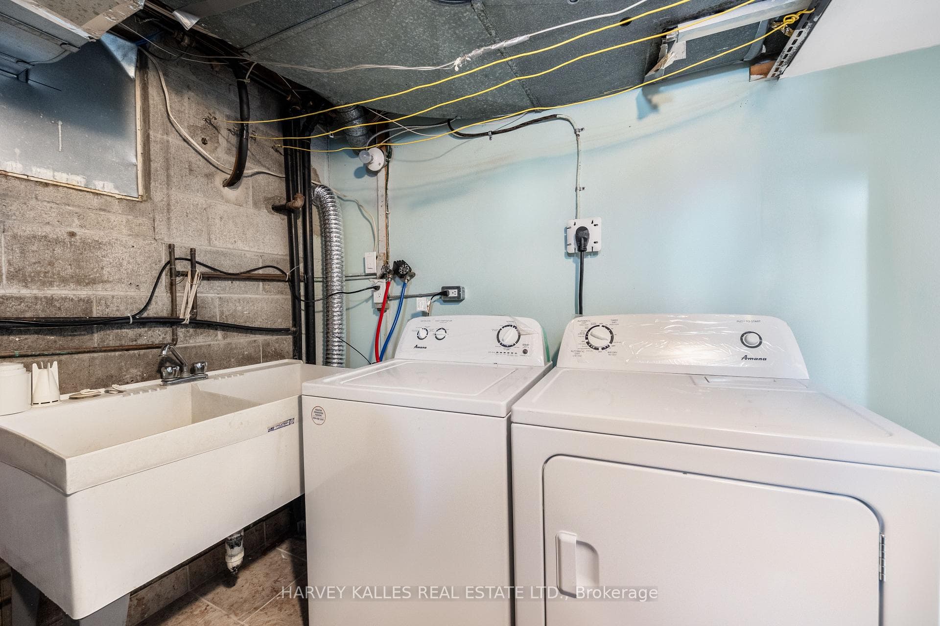 696 Winona Drive photo 29