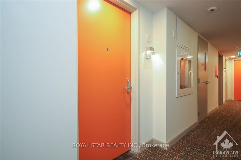 105 CHAMPAGNE Avenue Unit 1717 photo 6