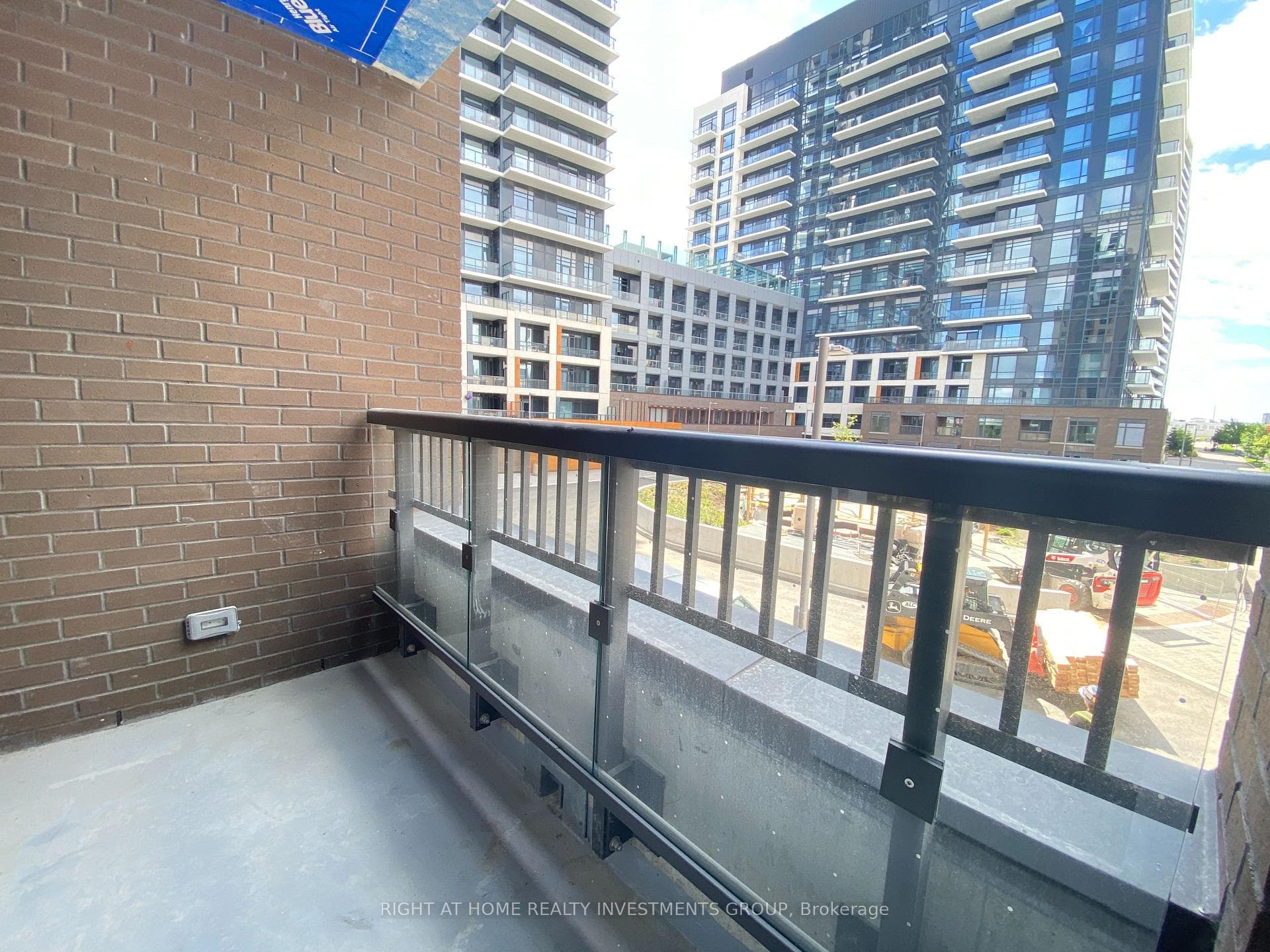 8 Beverly Glen Street Unit 208 photo 10