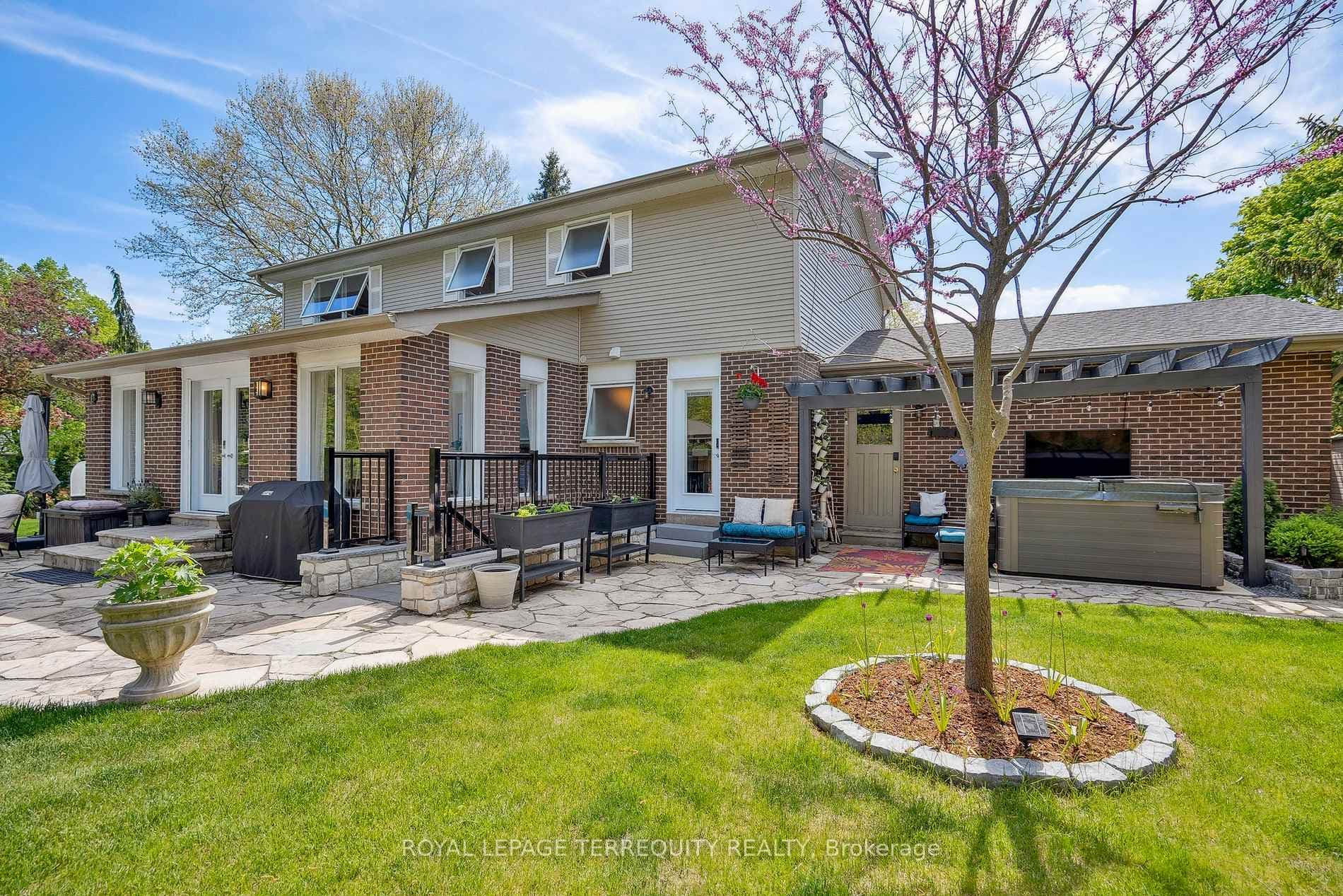 219 Valleyview Court photo 44