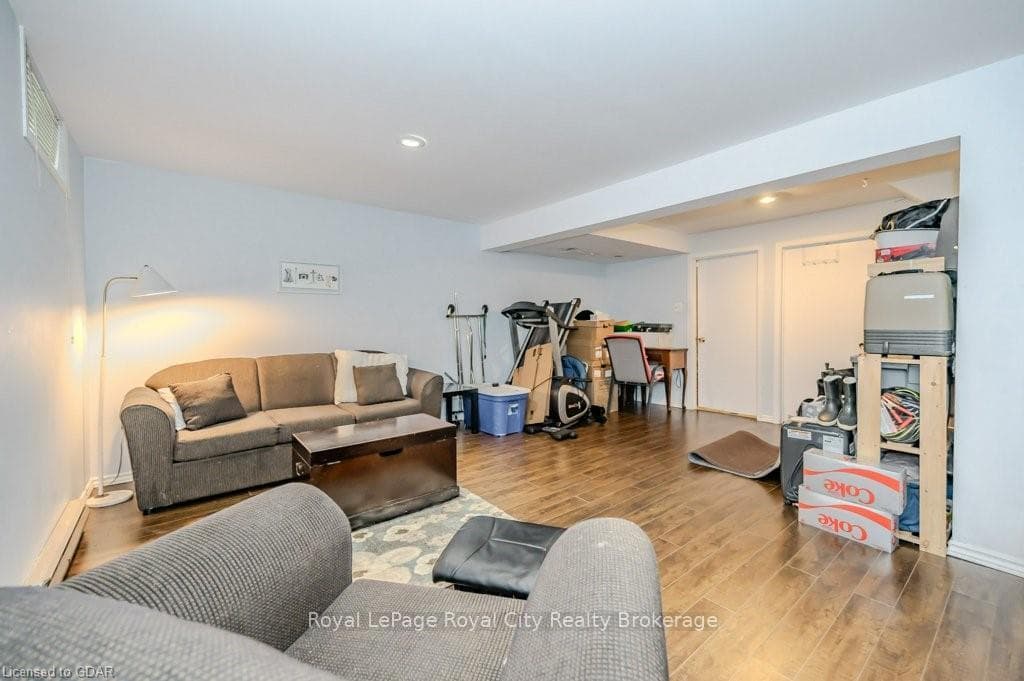 90 FERMAN Drive Unit 15 photo 23
