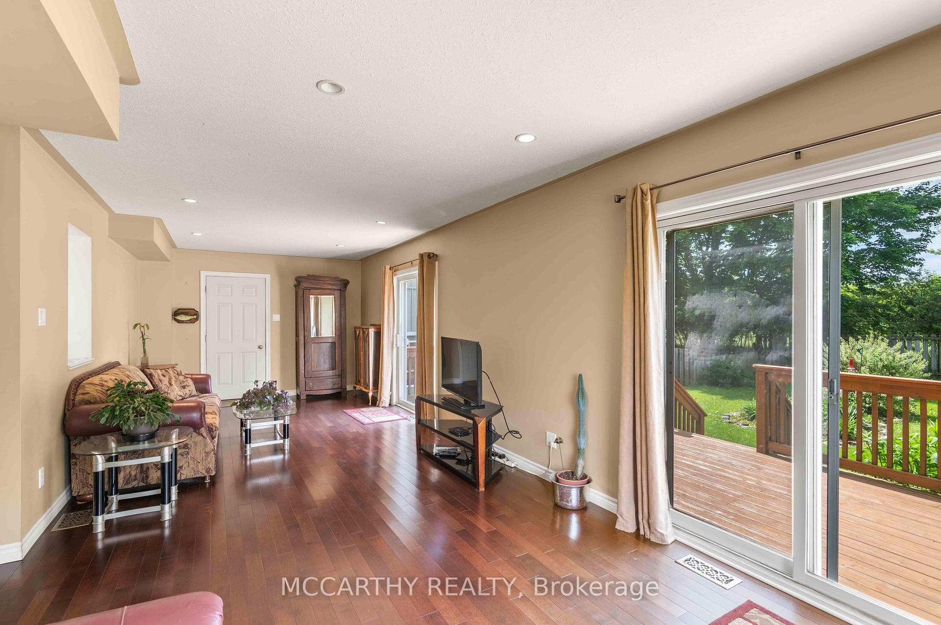 170 Dundalk Street photo 28