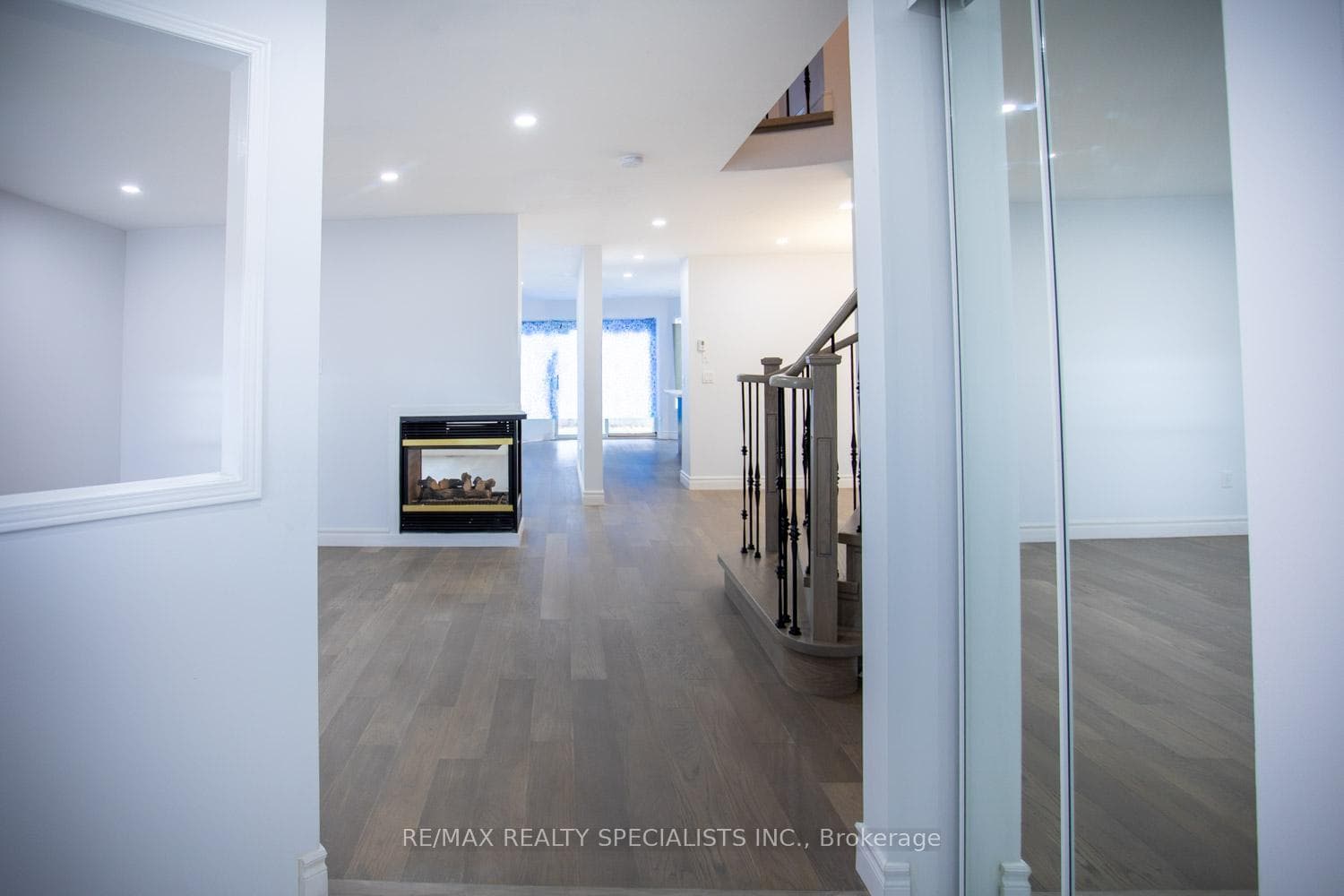 6281 Lisgar Drive photo 6