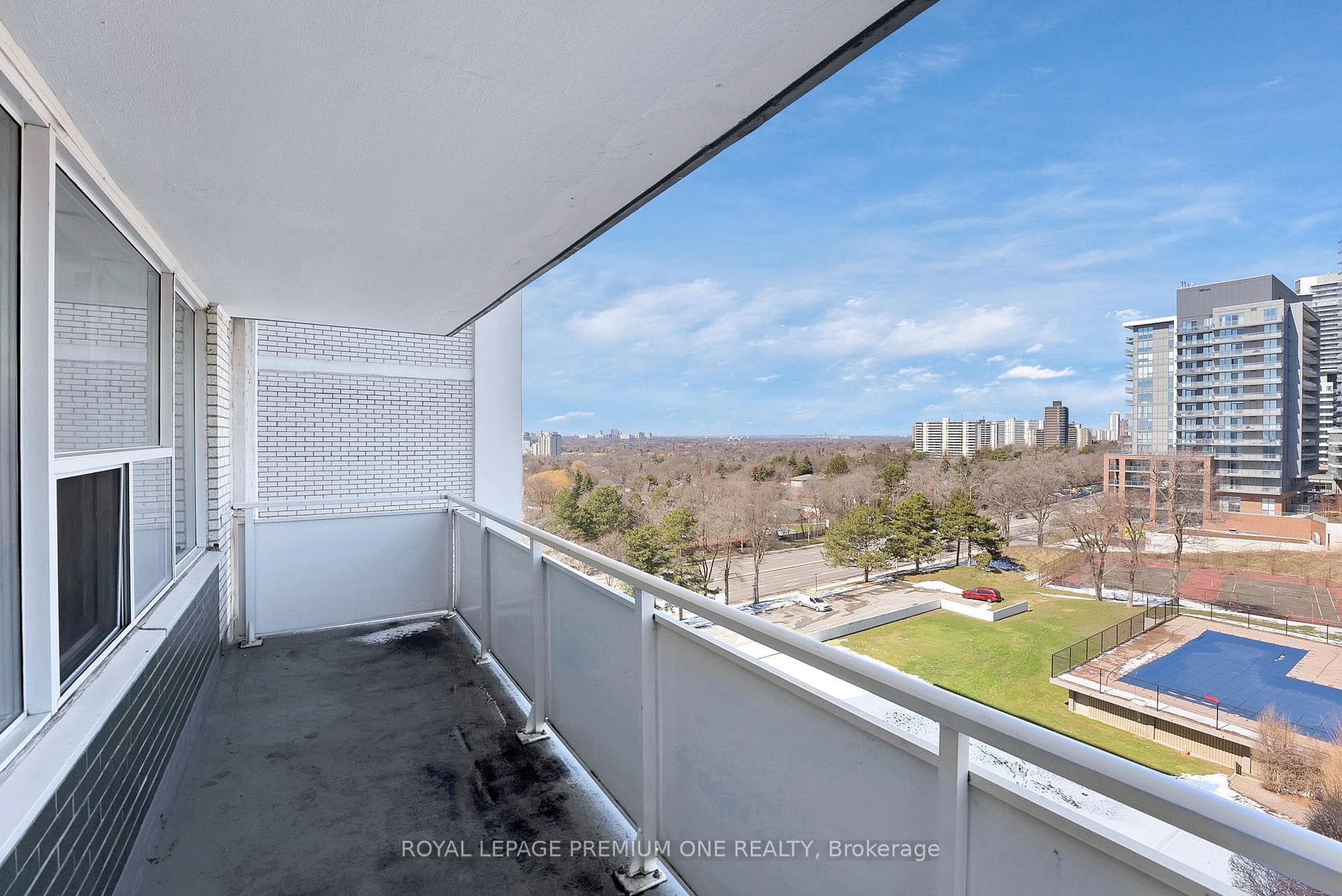 10 Parkway Forest Drive Unit 806 photo 16