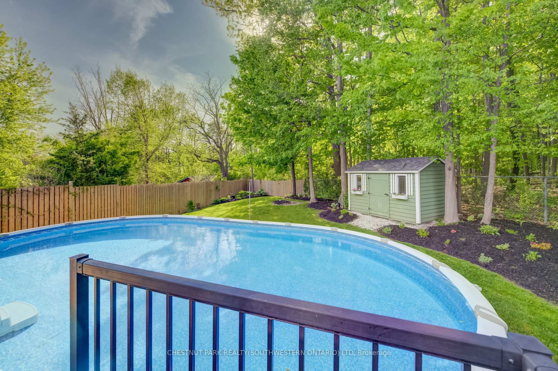 295 Oprington Place photo 39