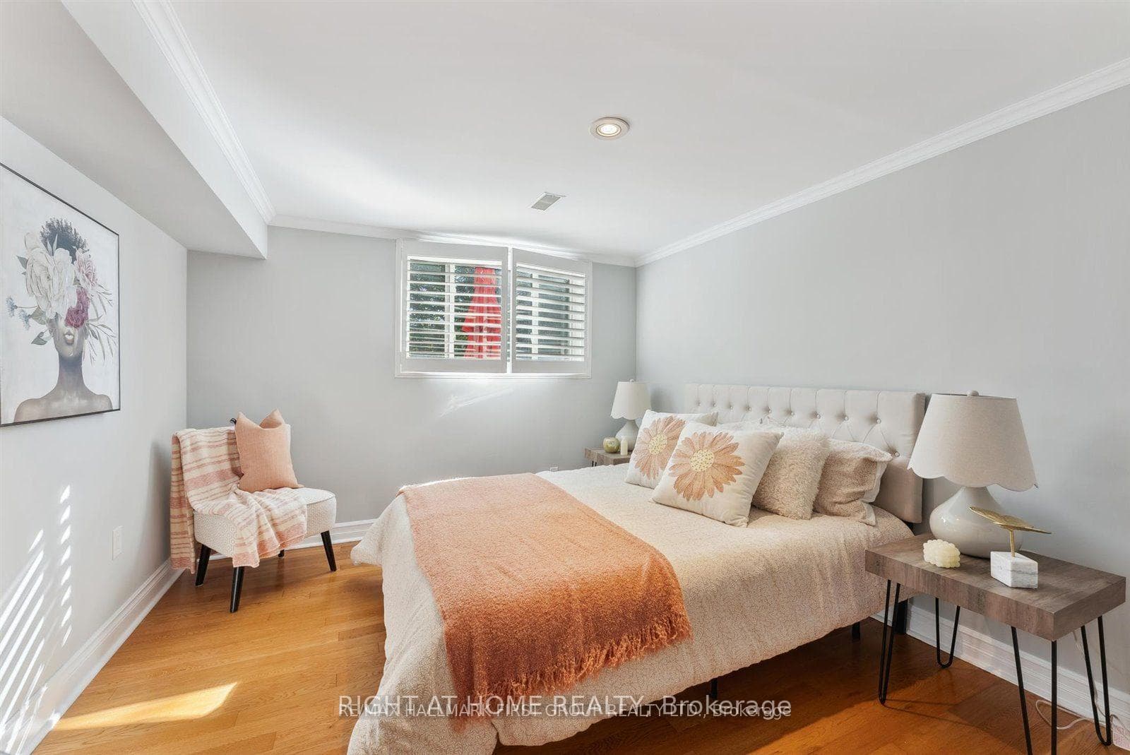687 Balaton Avenue photo 24