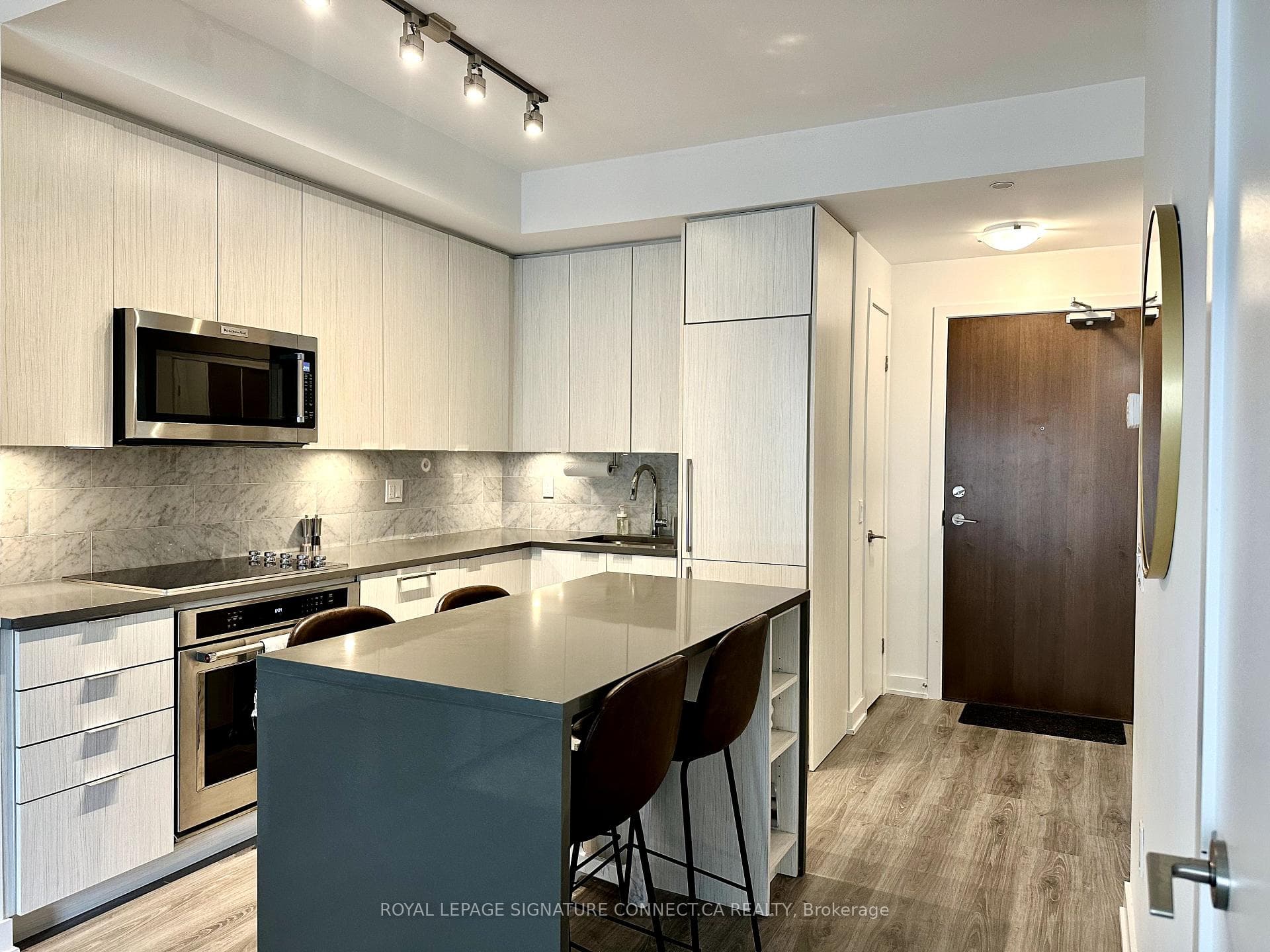 38 Iannuzzi Street Unit 528 photo 6