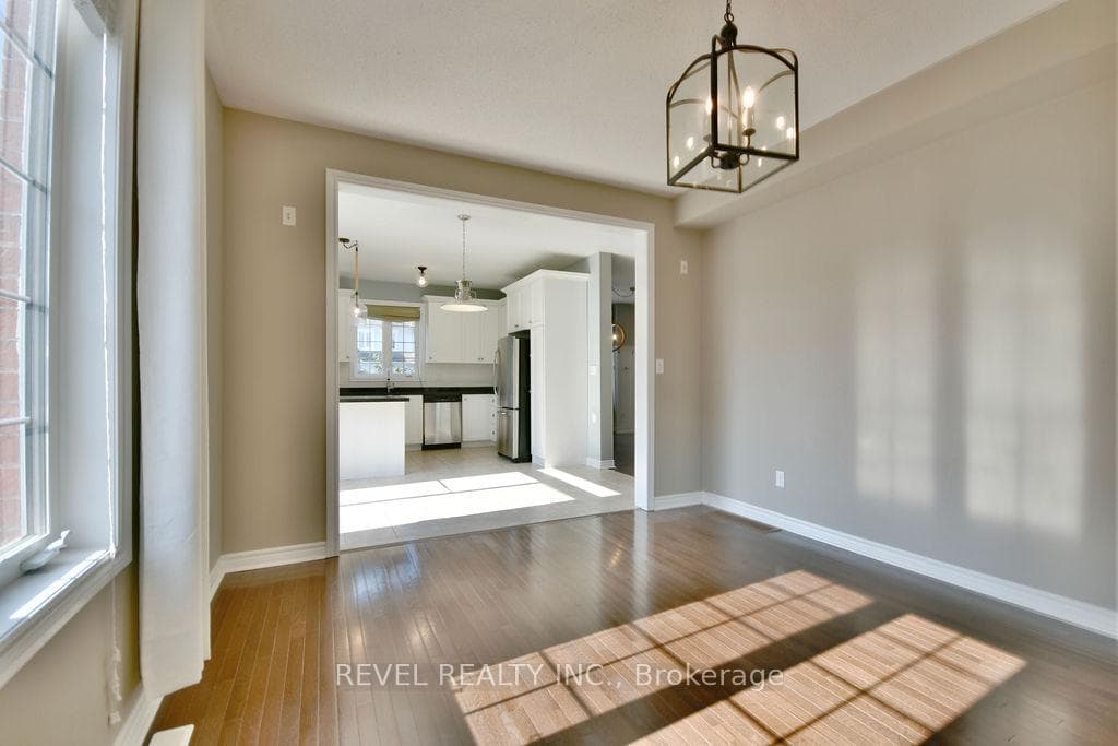 166 SUCCESSION Crescent photo 13