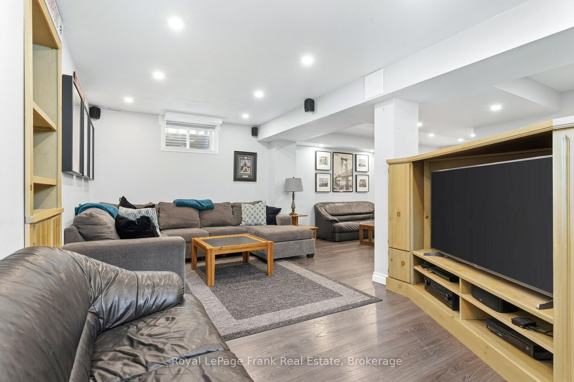 1340 Wadebridge Crescent photo 15