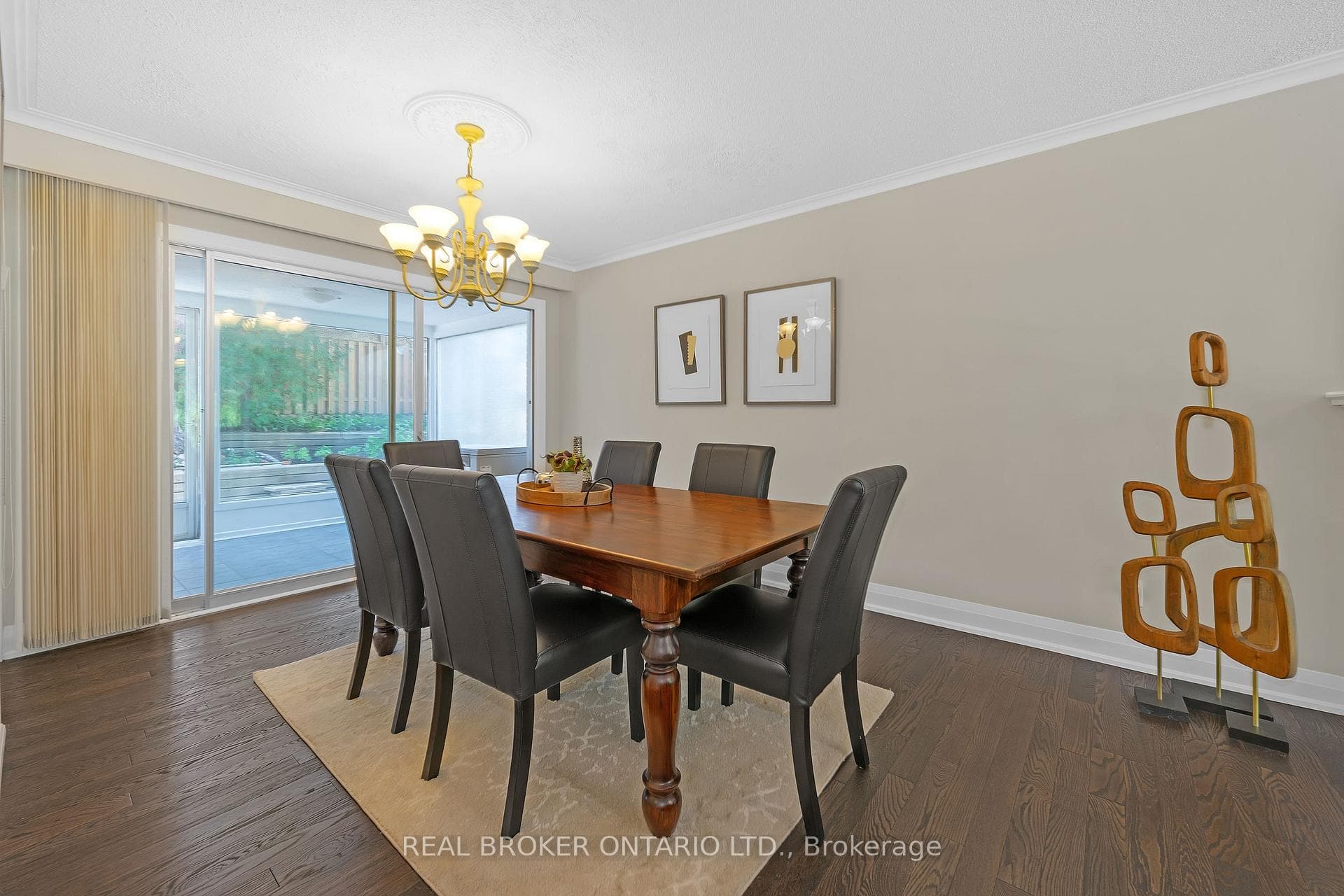 9 Overbank Crescent photo 8