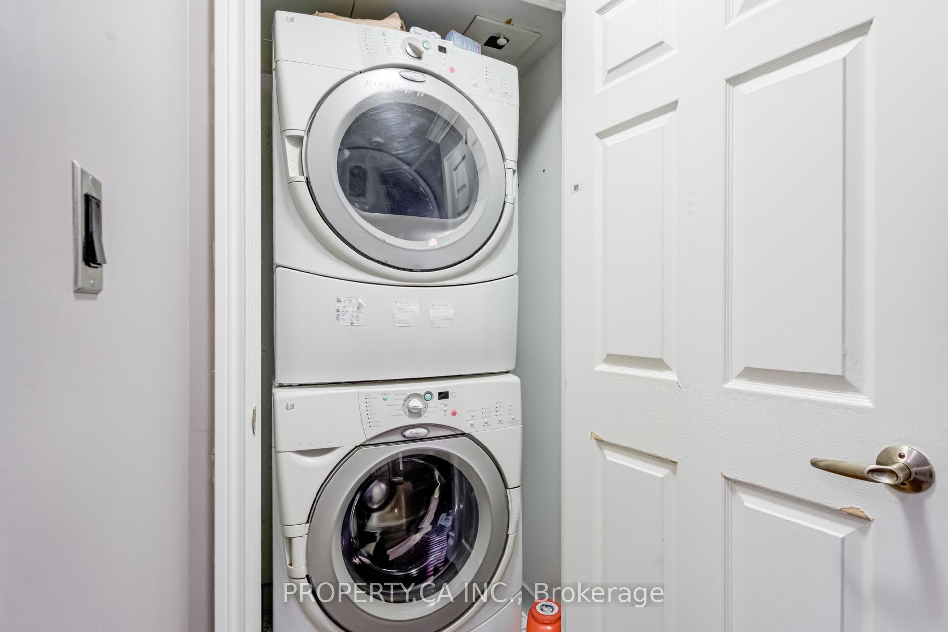 168 Simcoe Street Unit 910 photo 27