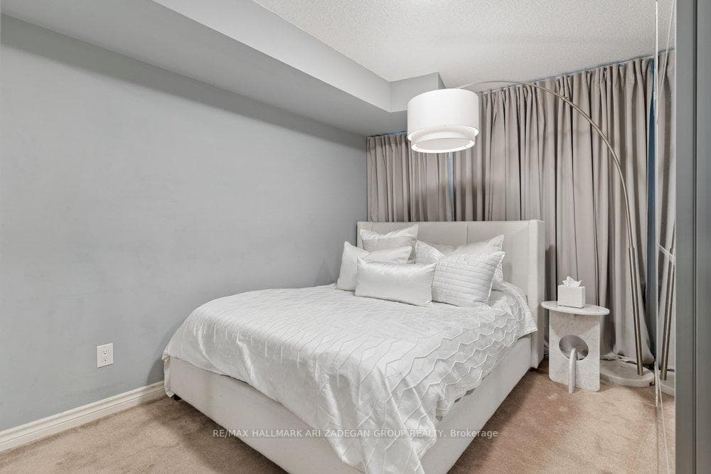19 Grand Trunk Crescent Unit 3108 photo 12