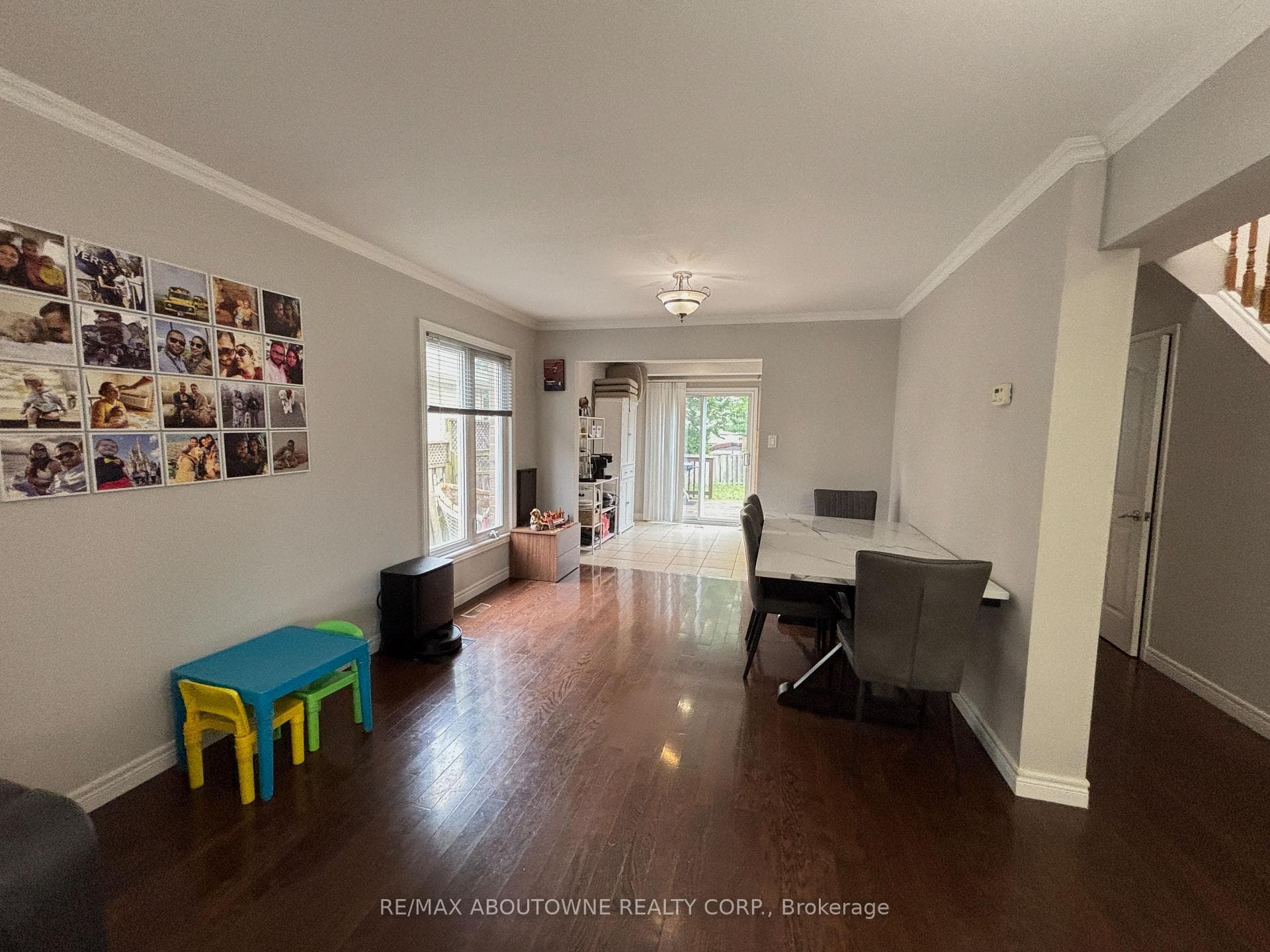 3072 Patrick Crescent photo 7